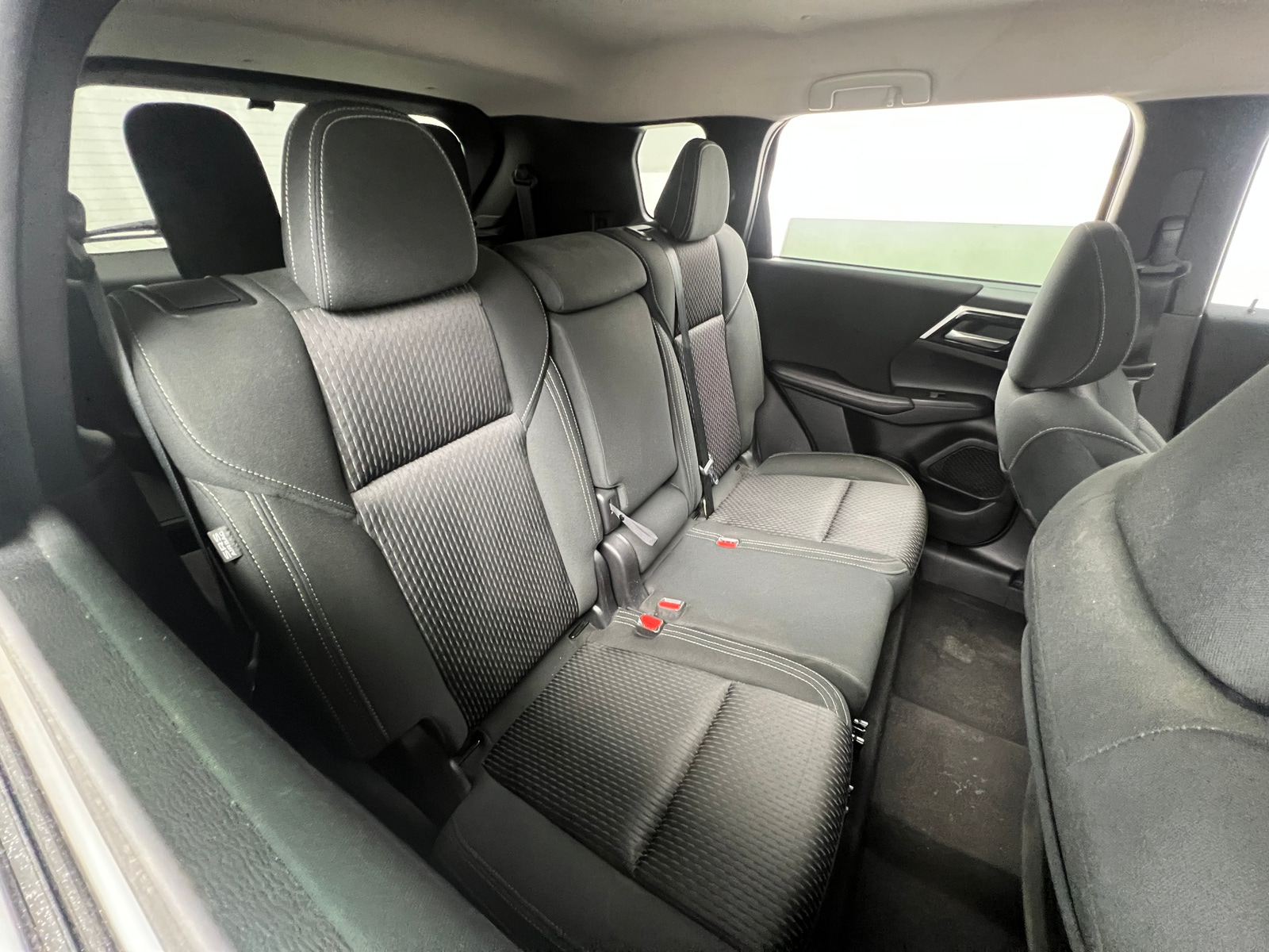 Thumbnail: 2022 Mitsubishi Outlander - 6