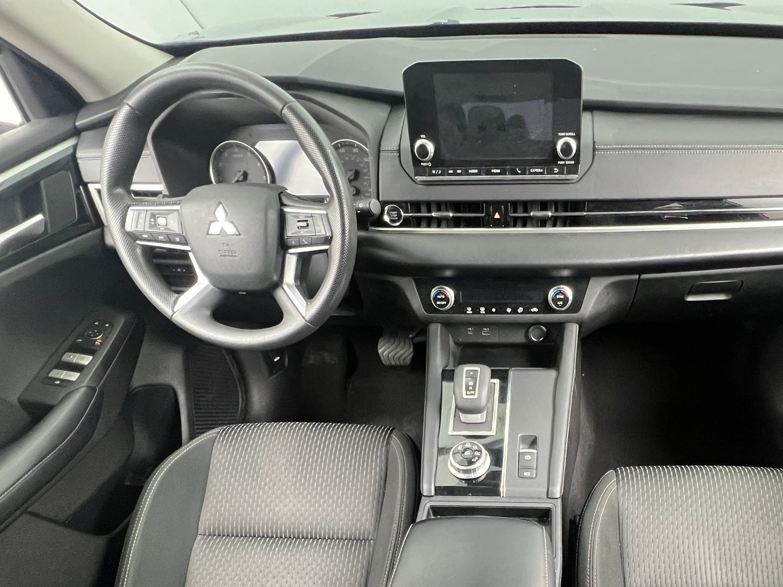 Thumbnail: 2022 Mitsubishi Outlander - 3