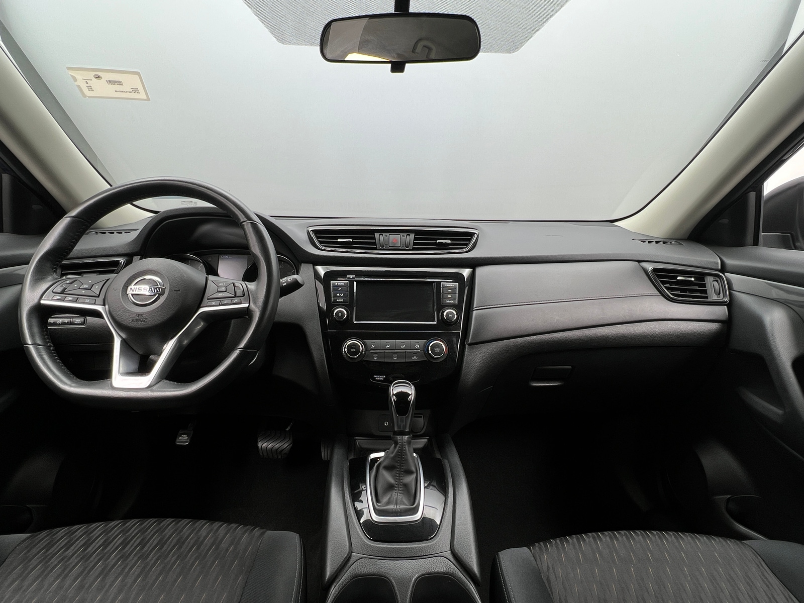 Thumbnail: 2018 Nissan Rogue - 3