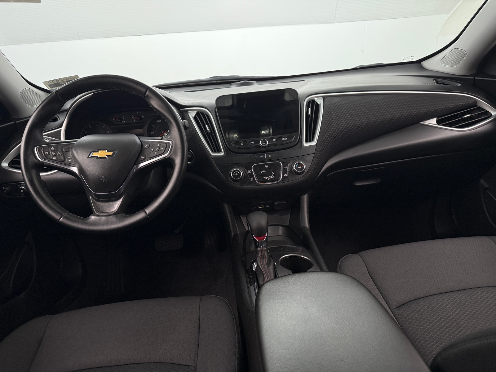 Thumbnail: 2024 Chevrolet Malibu - 3