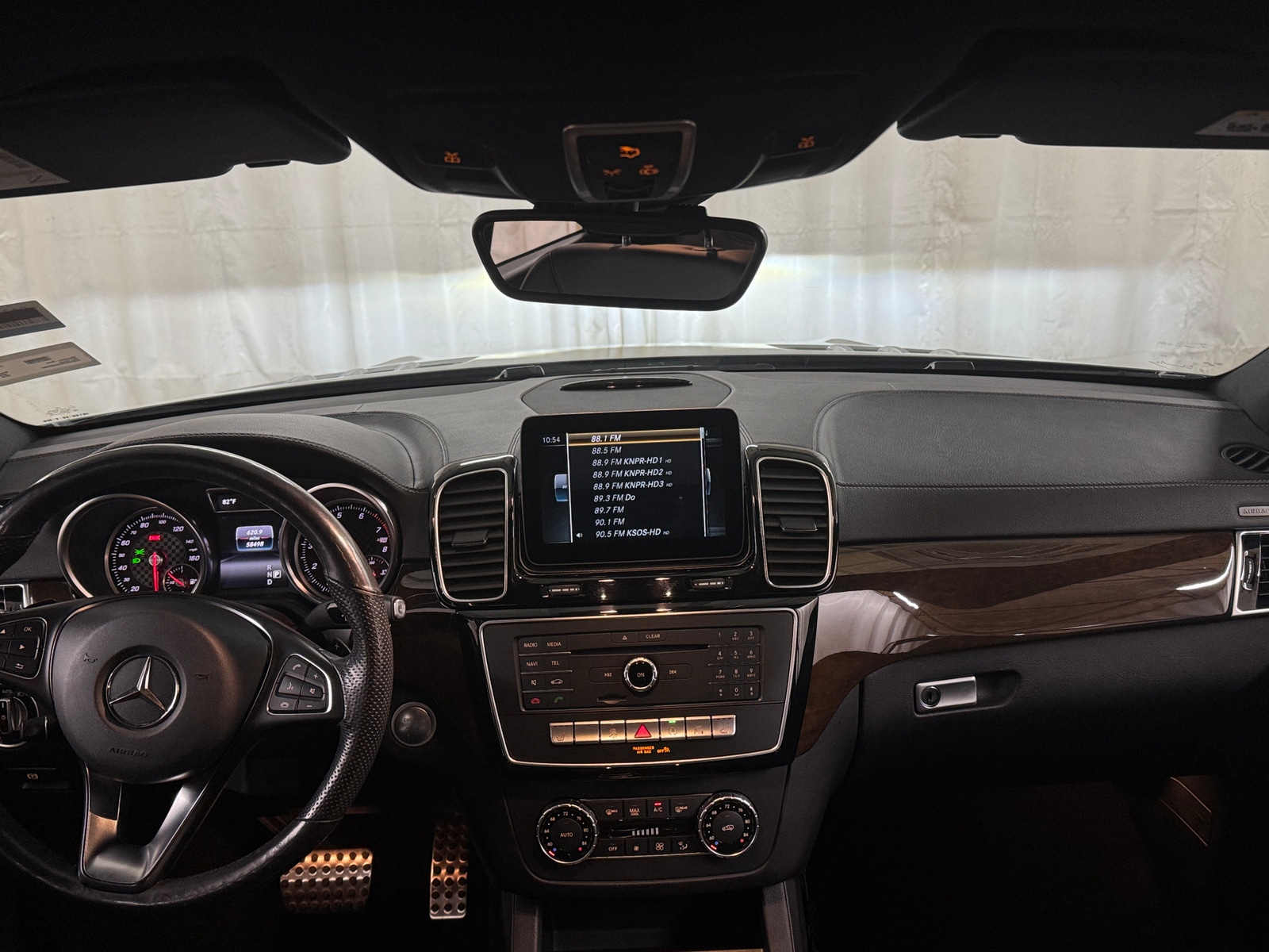 Thumbnail: 2016 Mercedes-Benz GLE - 2