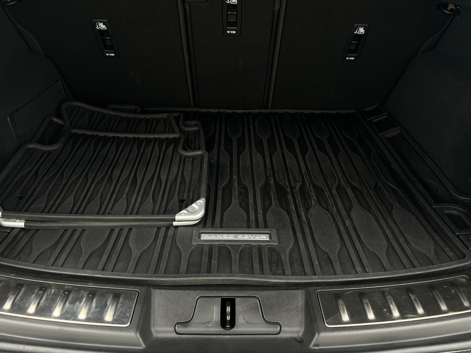 Thumbnail: 2023 Land Rover Range Rover Evoque - 6