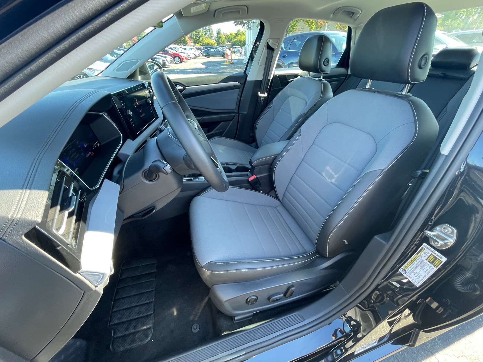 Thumbnail: 2025 Volkswagen Jetta - 2