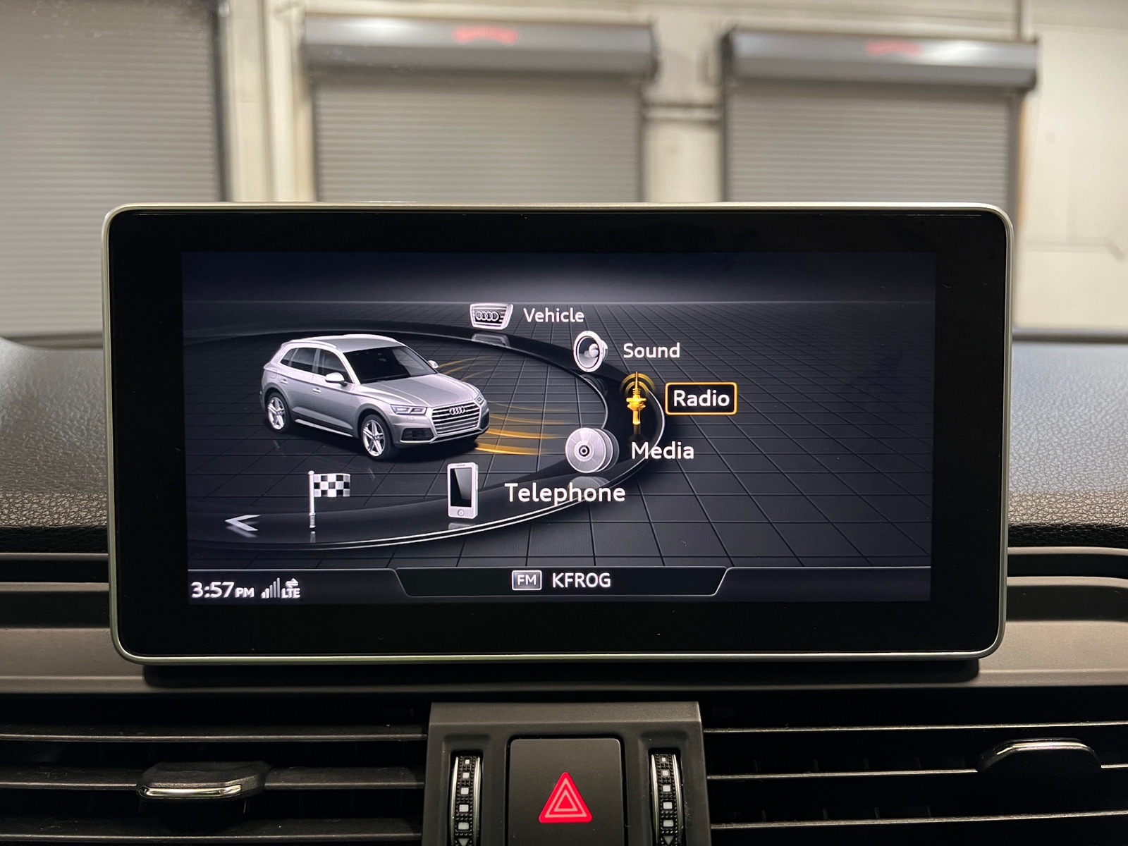 Thumbnail: 2020 Audi Q5 - 3