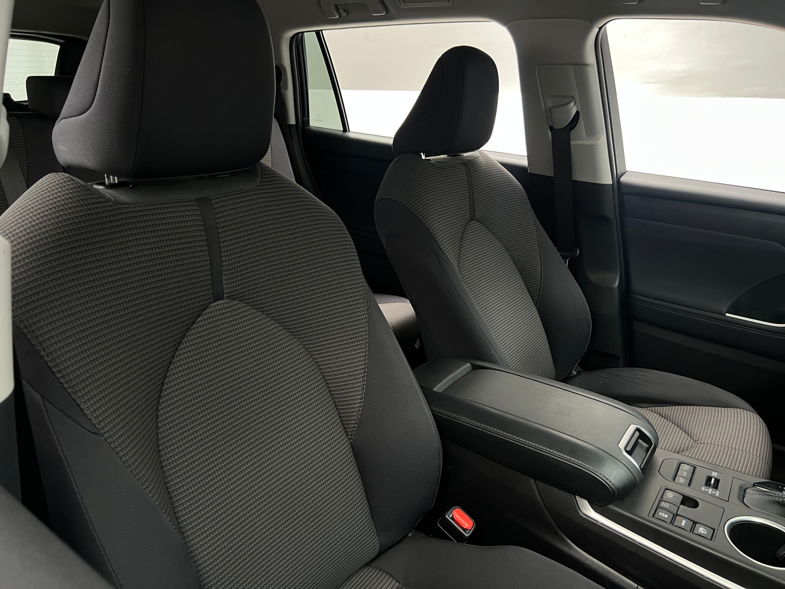 Thumbnail: 2023 Toyota Highlander - 2