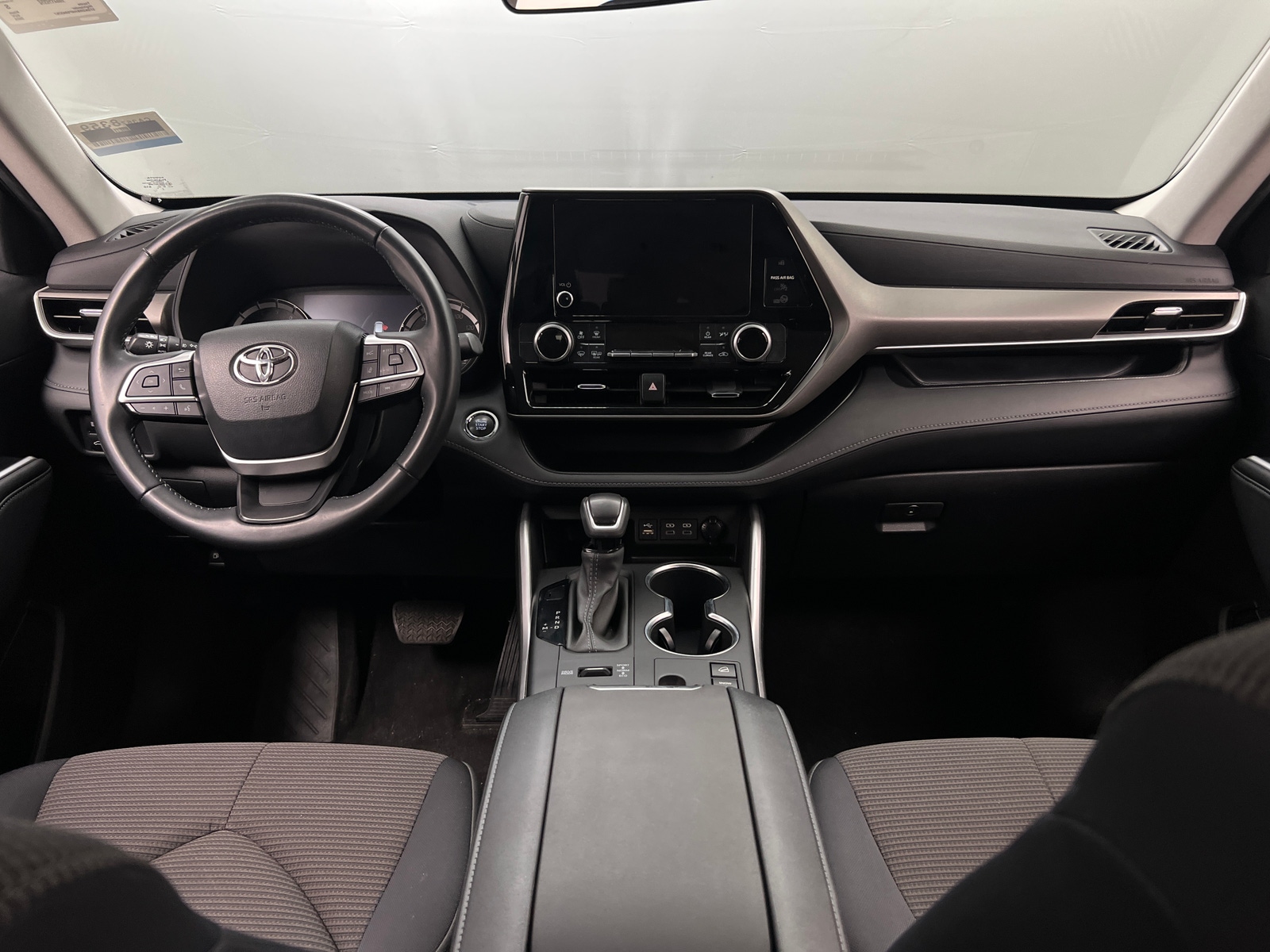 Thumbnail: 2023 Toyota Highlander - 3