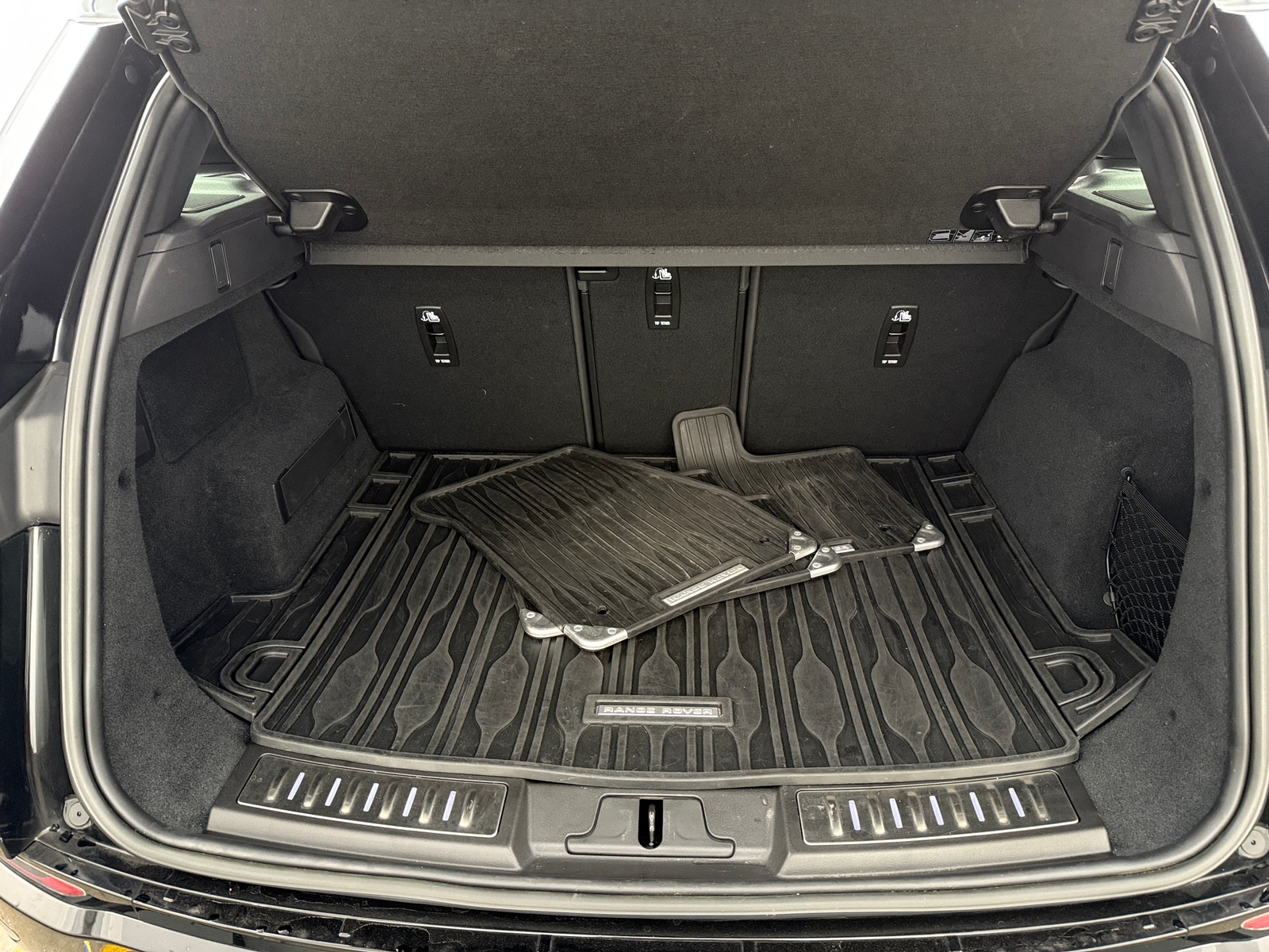 Thumbnail: 2023 Land Rover Range Rover Evoque - 6