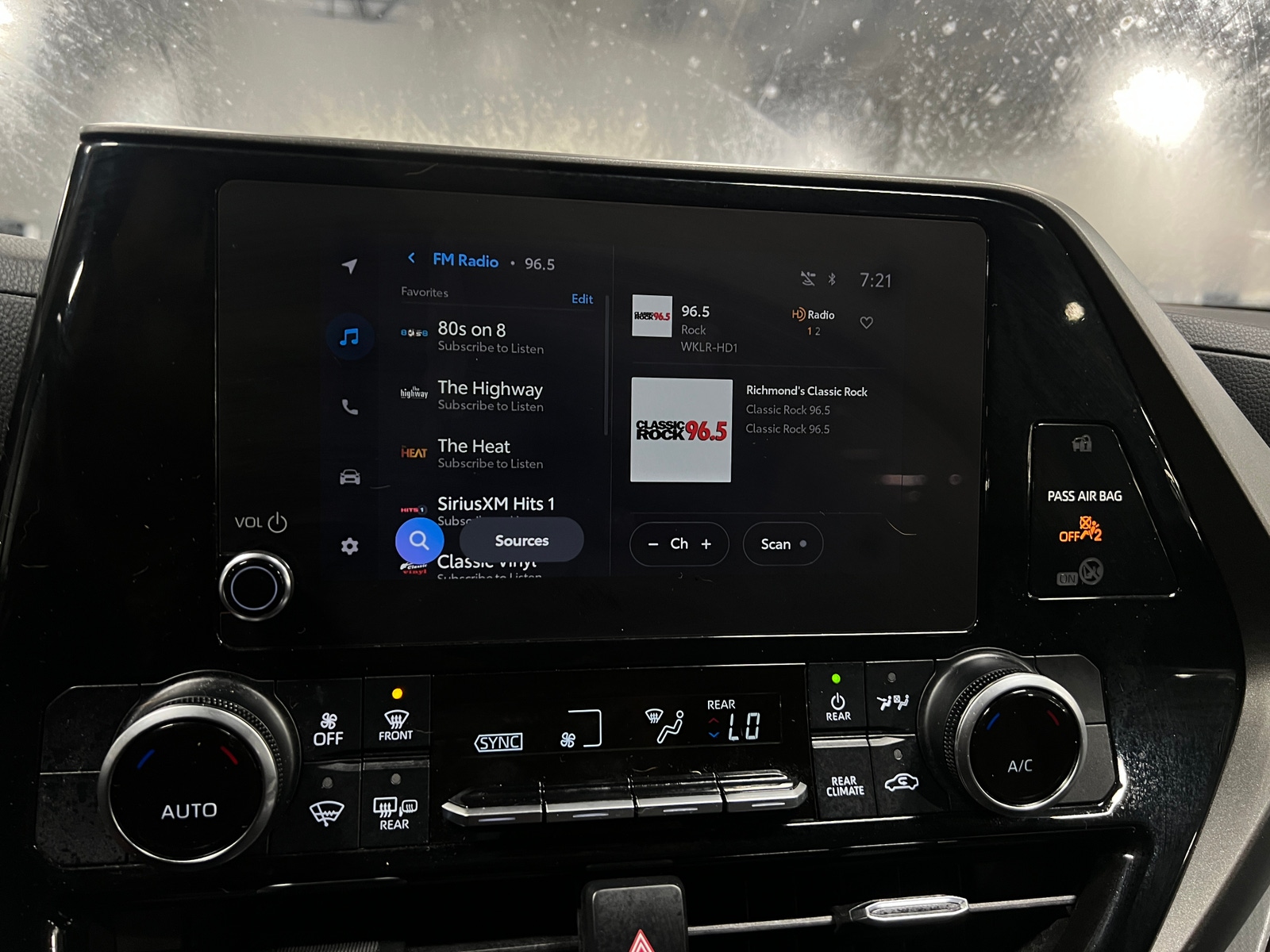 Thumbnail: 2023 Toyota Highlander - 4