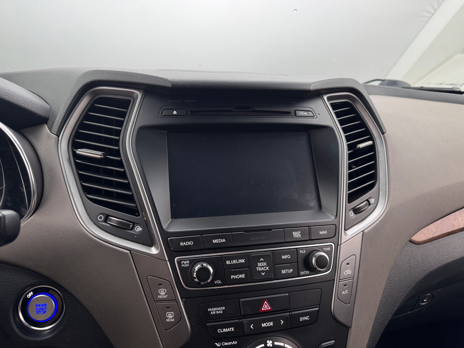 Thumbnail: 2018 Hyundai Santa Fe - 3