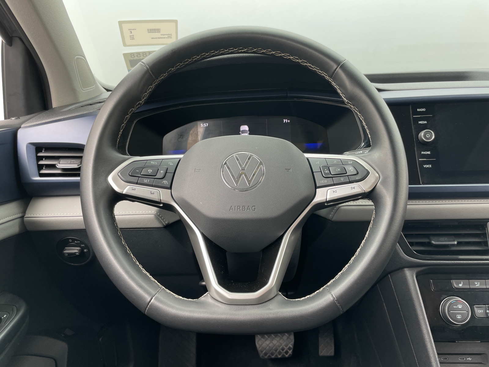 Thumbnail: 2024 Volkswagen Taos - 4