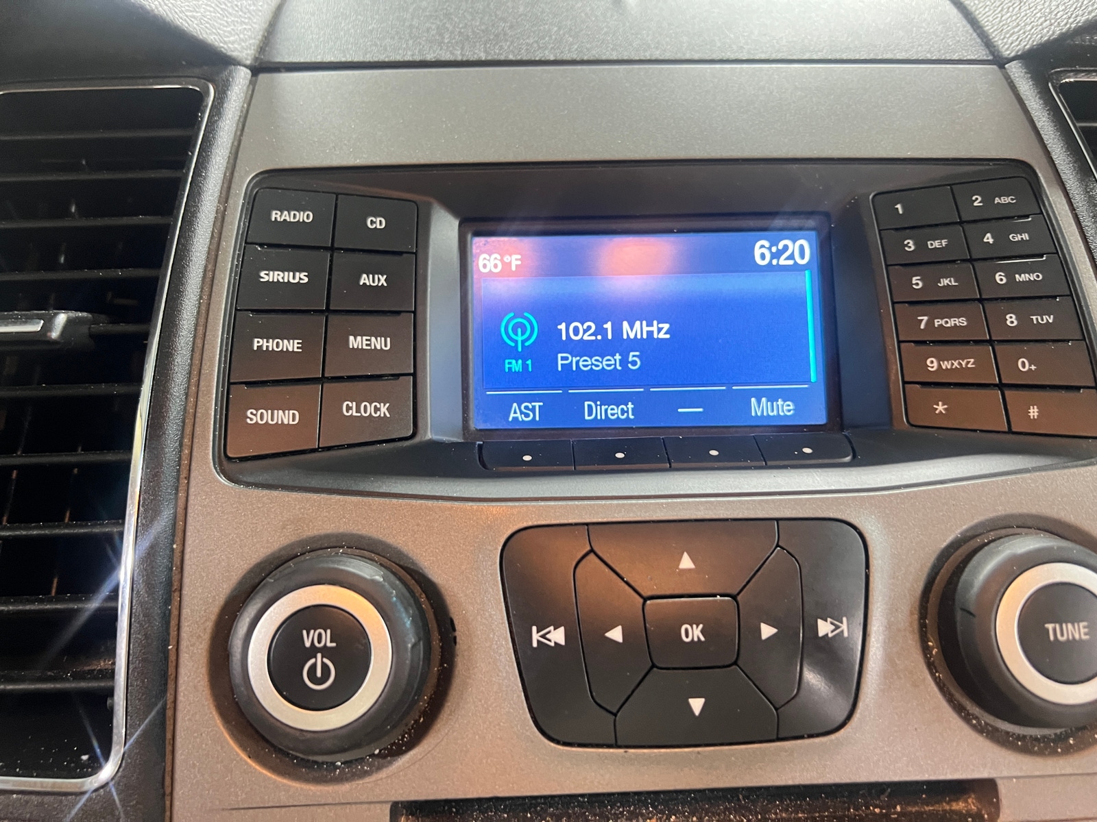 Thumbnail: 2019 Ford Taurus - 4