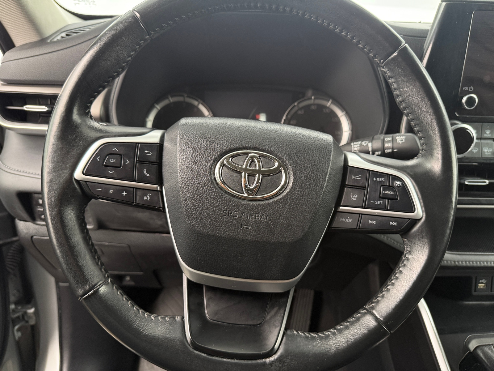 Thumbnail: 2023 Toyota Highlander - 5