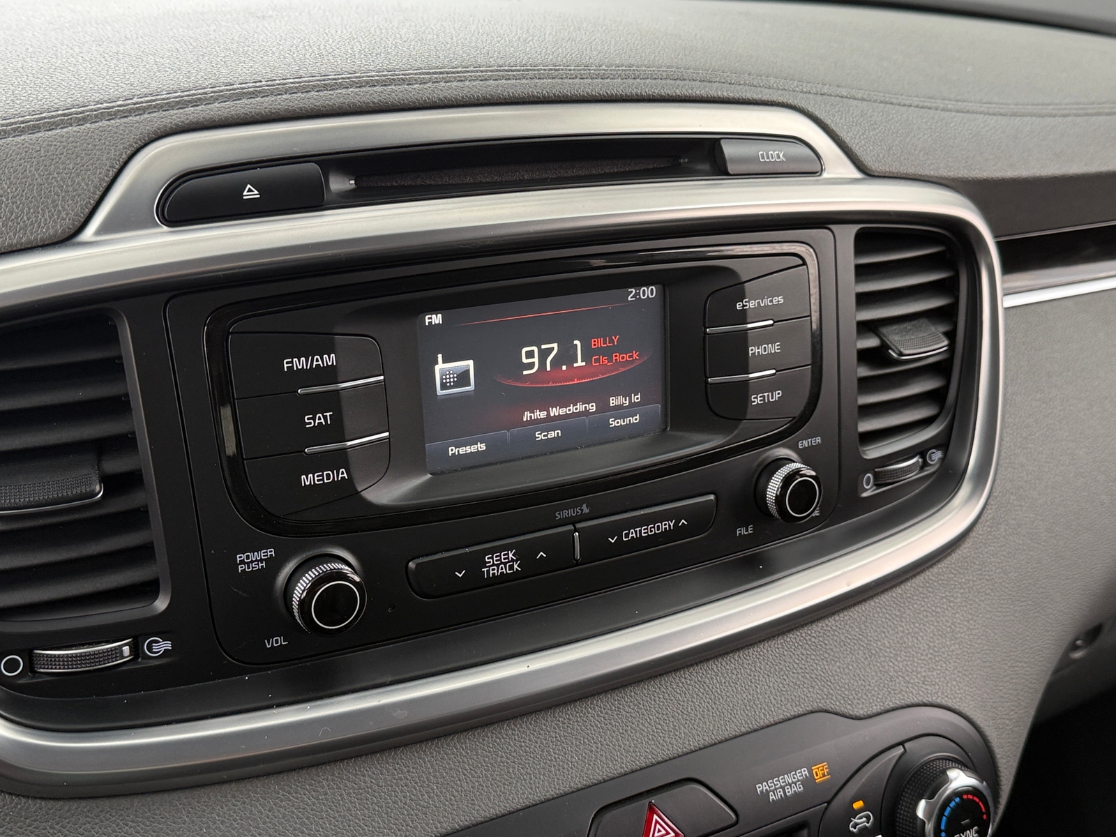 Thumbnail: 2016 Kia Sorento - 3