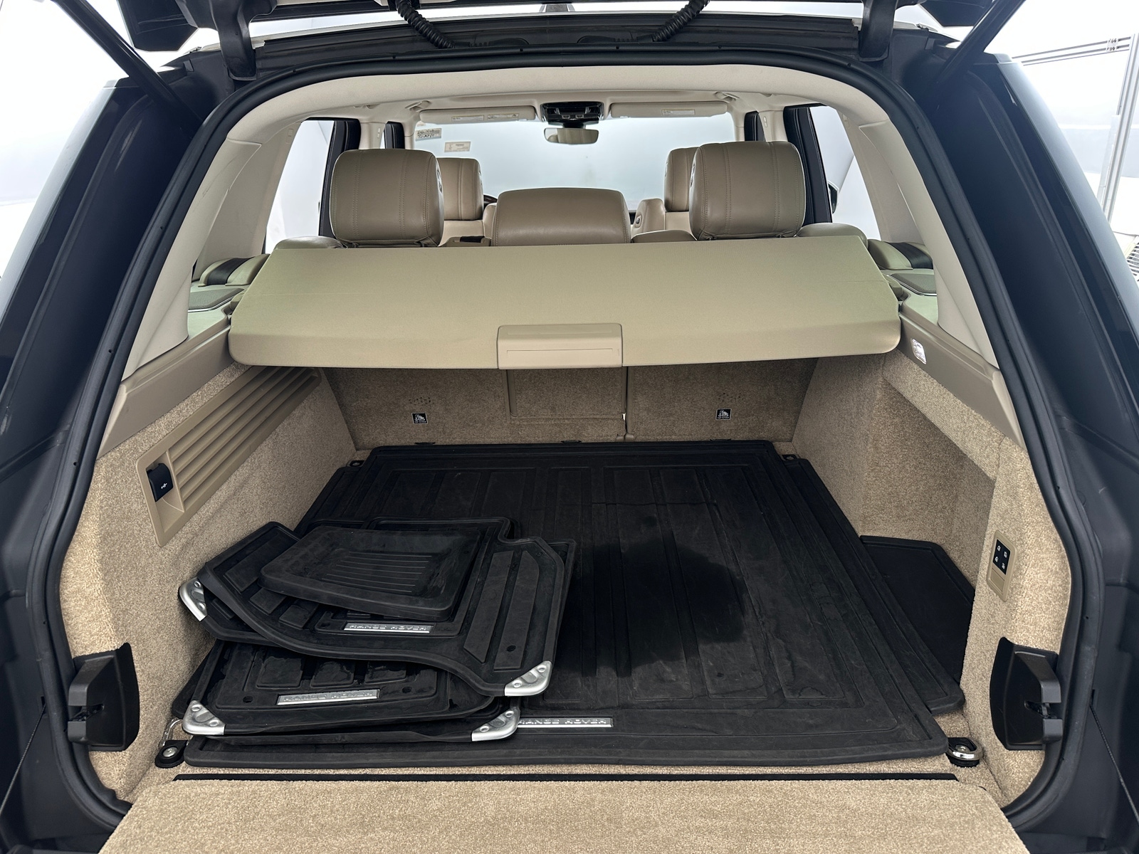Thumbnail: 2017 Land Rover Range Rover - 6