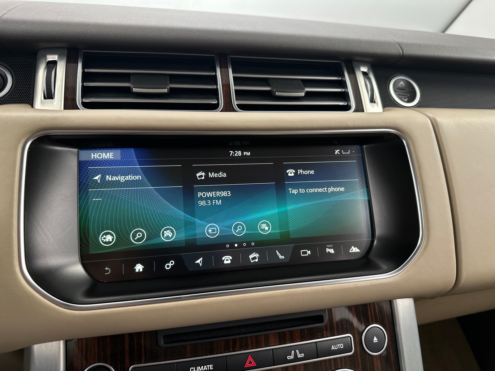 Thumbnail: 2017 Land Rover Range Rover - 3