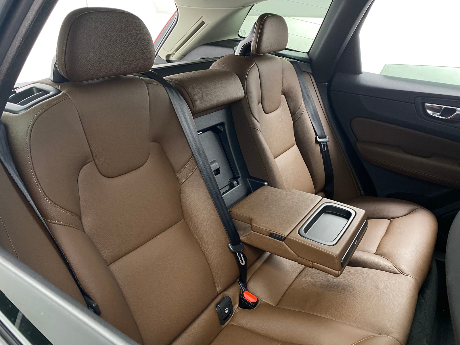 Thumbnail: 2018 Volvo XC60 - 5