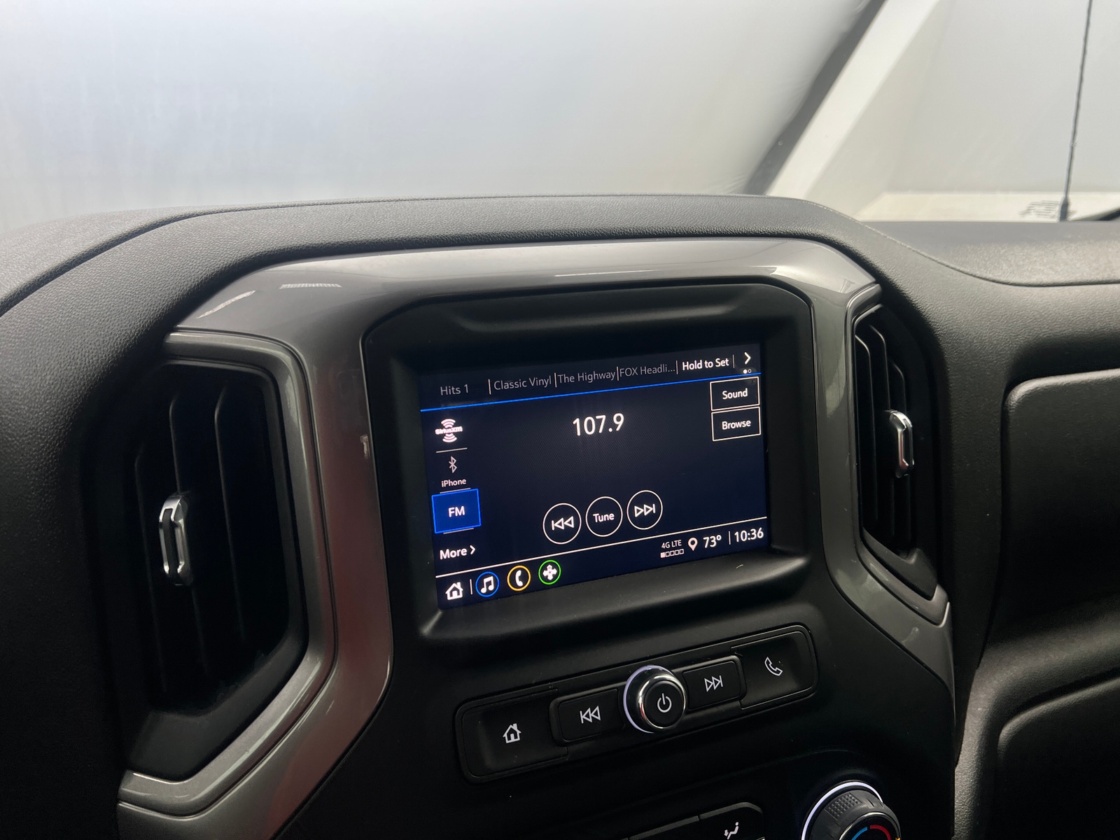 Thumbnail: 2022 Chevrolet Silverado 1500 - 4