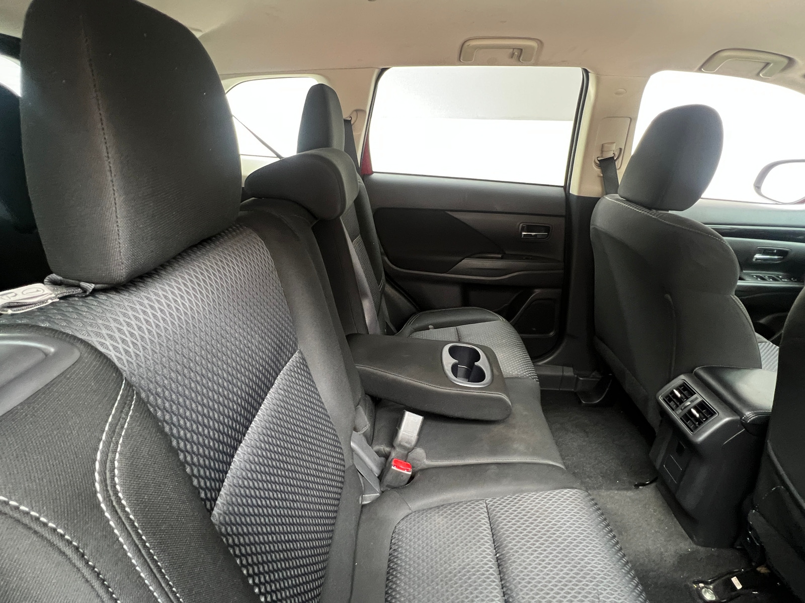 Thumbnail: 2019 Mitsubishi Outlander - 6