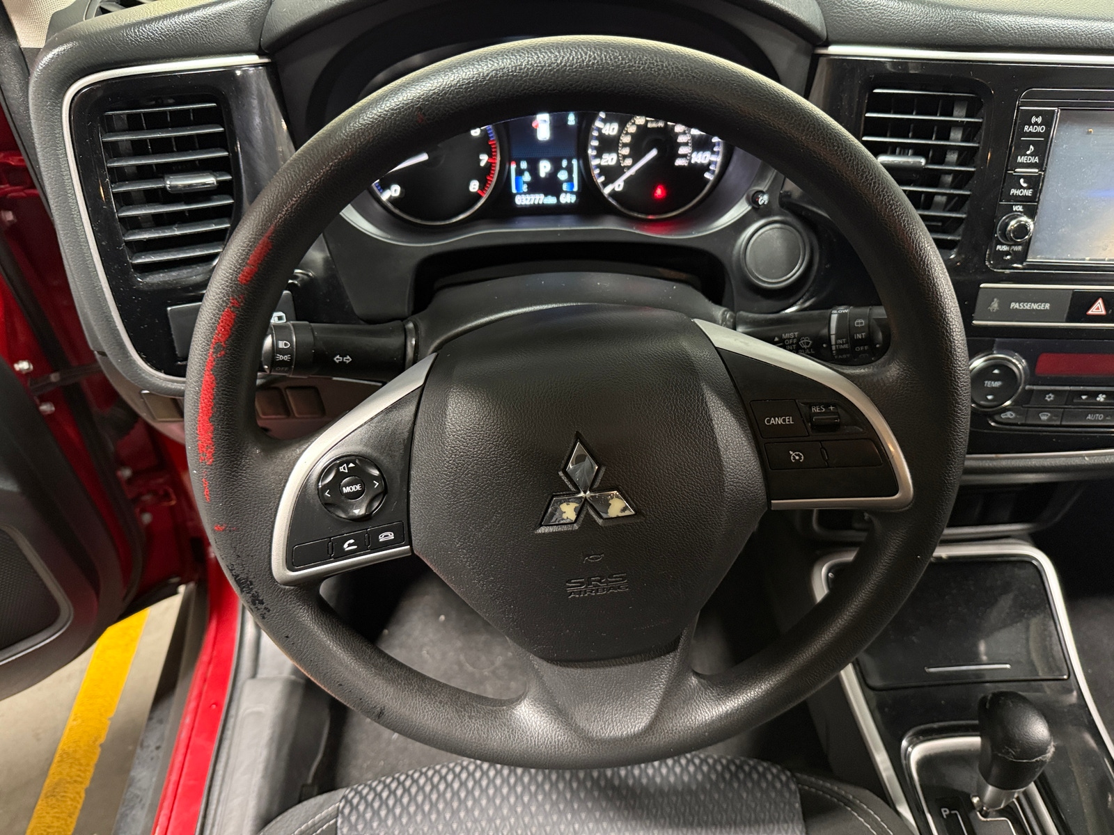 Thumbnail: 2019 Mitsubishi Outlander - 5