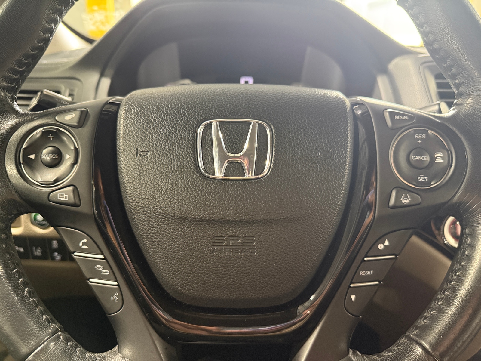 Thumbnail: 2017 Honda Pilot - 4