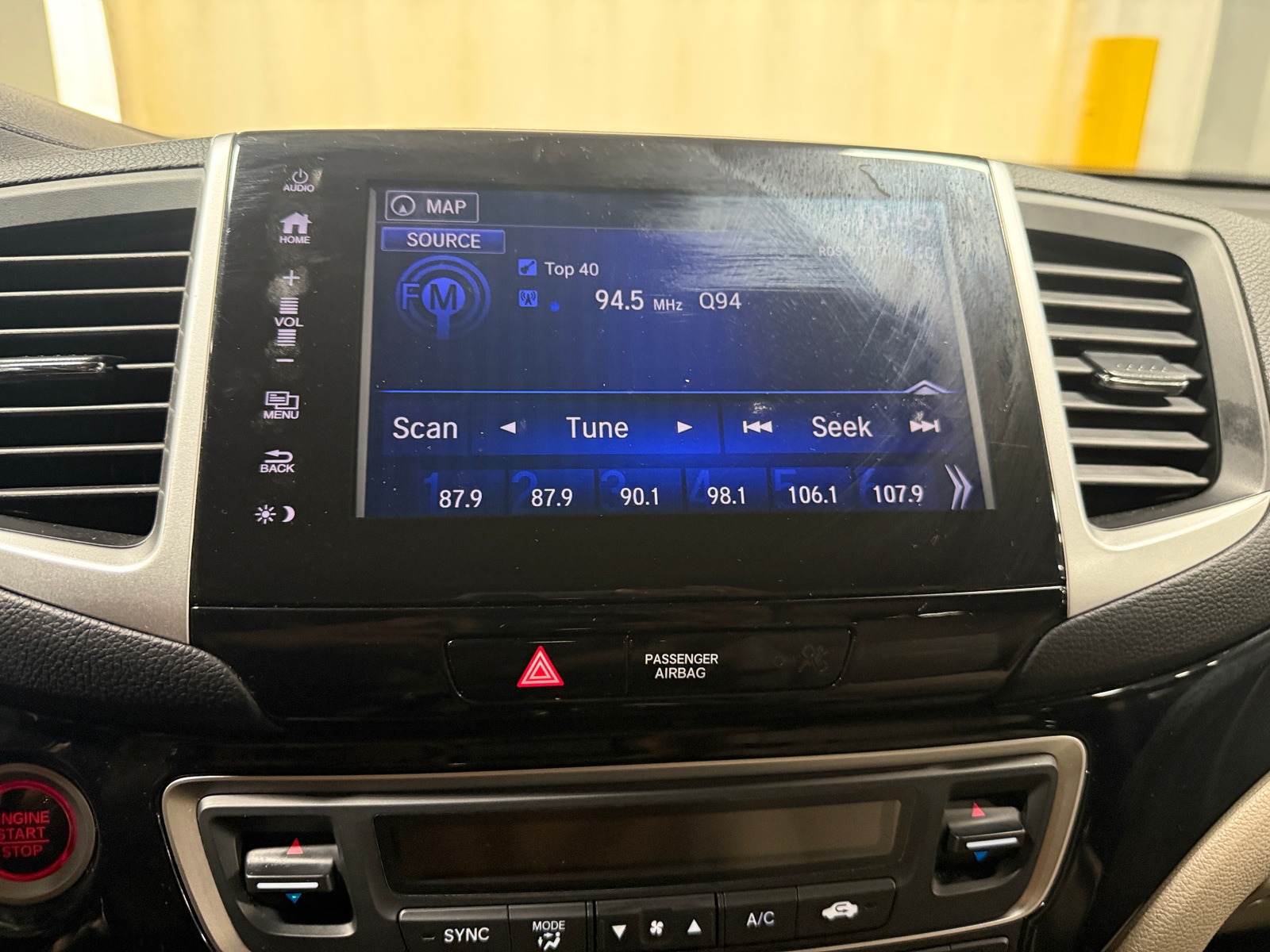 Thumbnail: 2017 Honda Pilot - 3