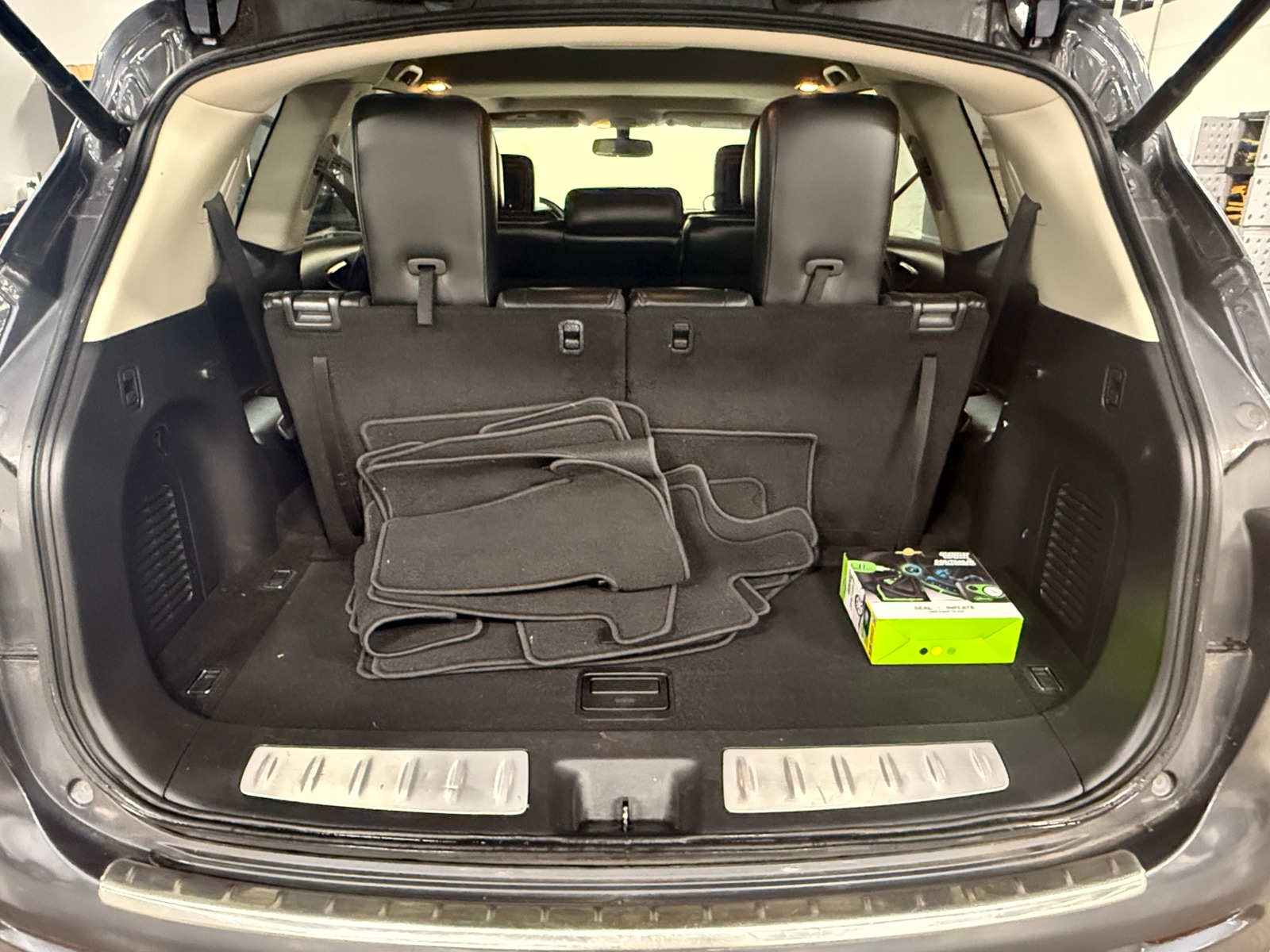 Thumbnail: 2013 INFINITI JX35 - 6