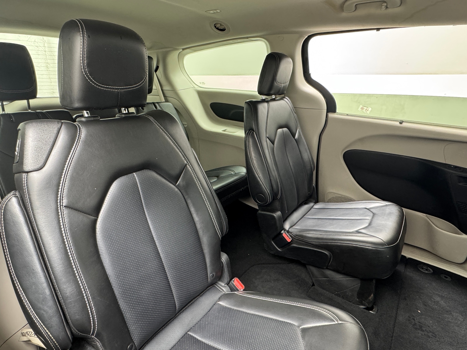 Thumbnail: 2023 Chrysler Pacifica - 5