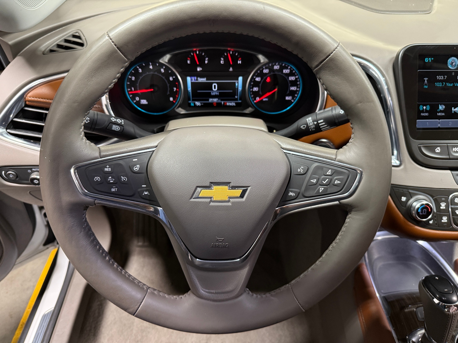 Thumbnail: 2017 Chevrolet Malibu - 4