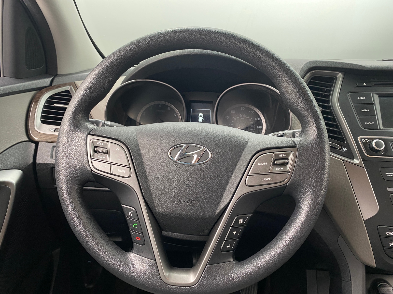 Thumbnail: 2017 Hyundai Santa Fe - 5