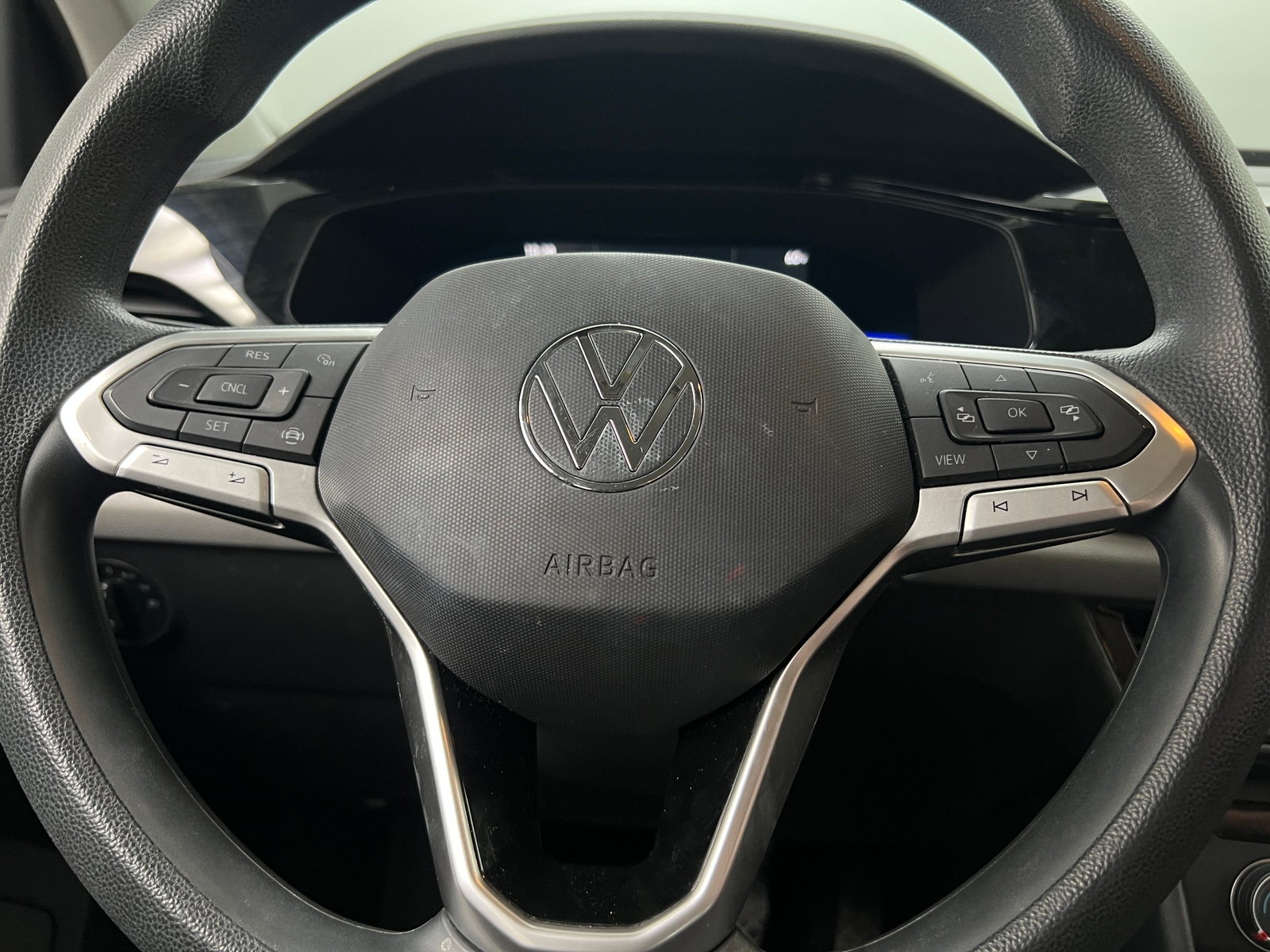 Thumbnail: 2022 Volkswagen Taos - 5