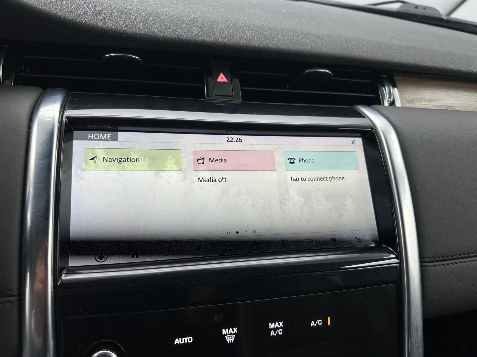 Thumbnail: 2020 Land Rover Discovery Sport - 3