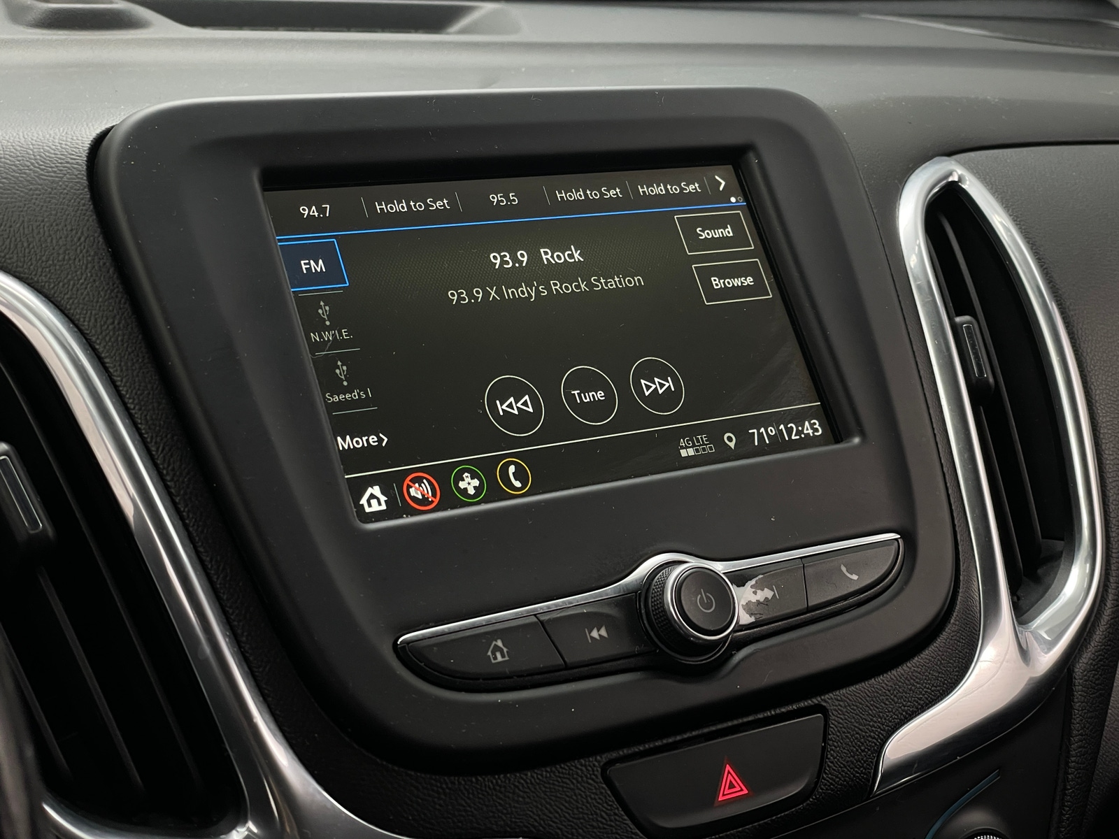 Thumbnail: 2019 Chevrolet Equinox - 4