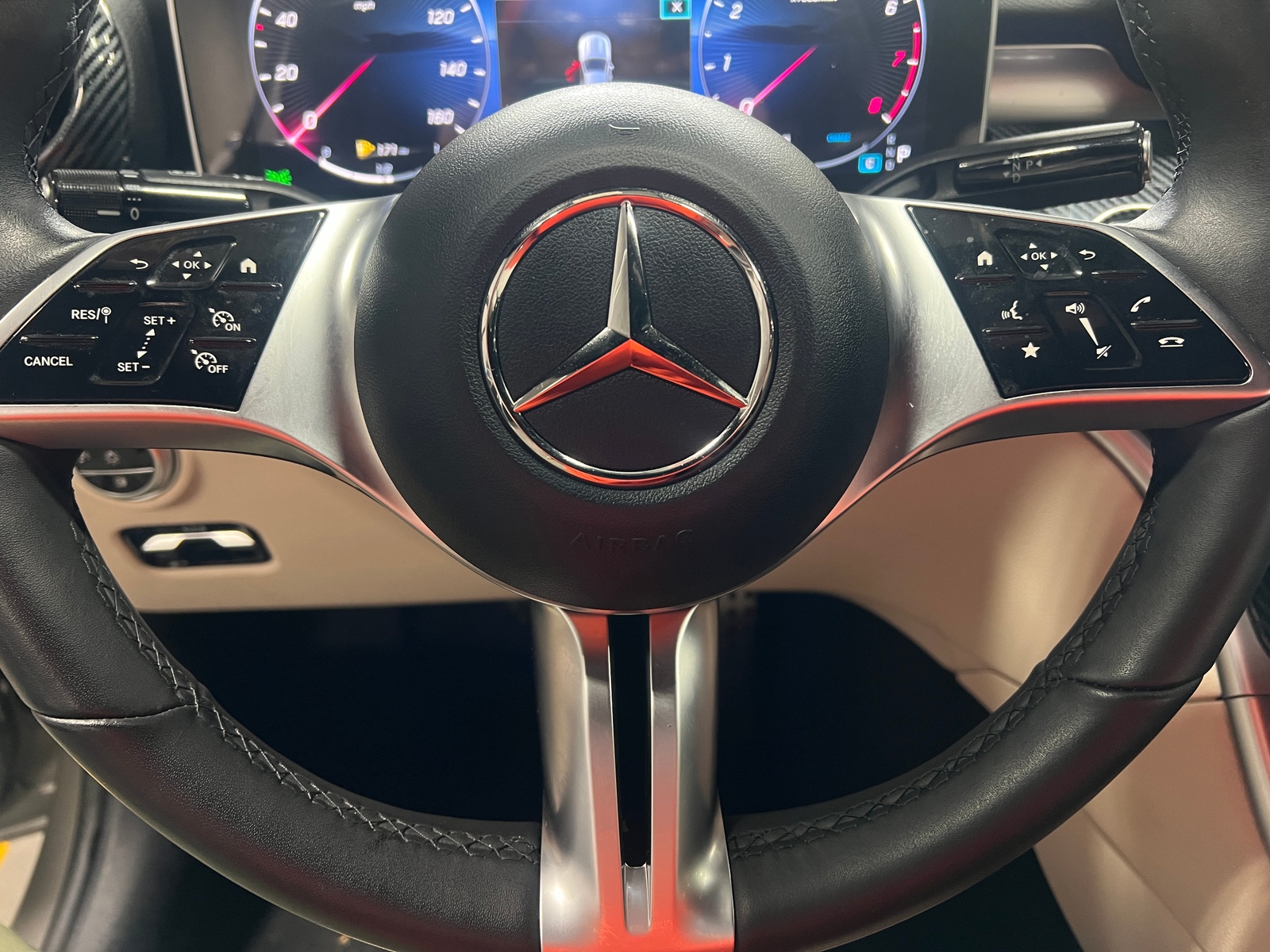 Thumbnail: 2022 Mercedes-Benz C-Class - 4