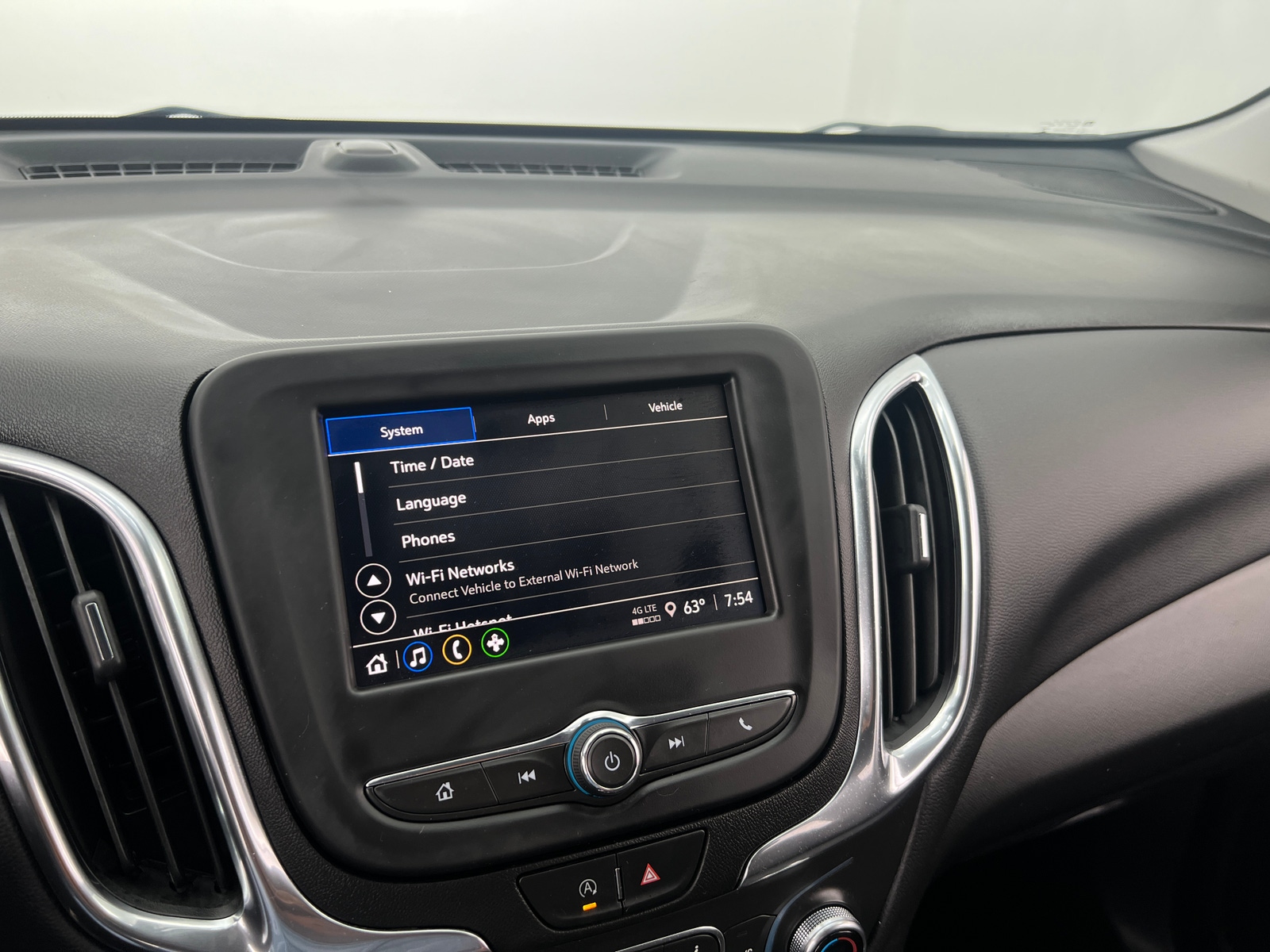 Thumbnail: 2022 Chevrolet Equinox - 4