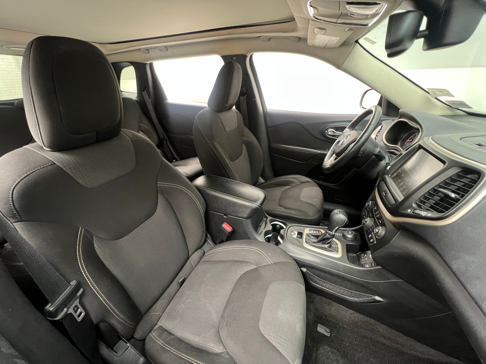 Thumbnail: 2015 Jeep Cherokee - 2