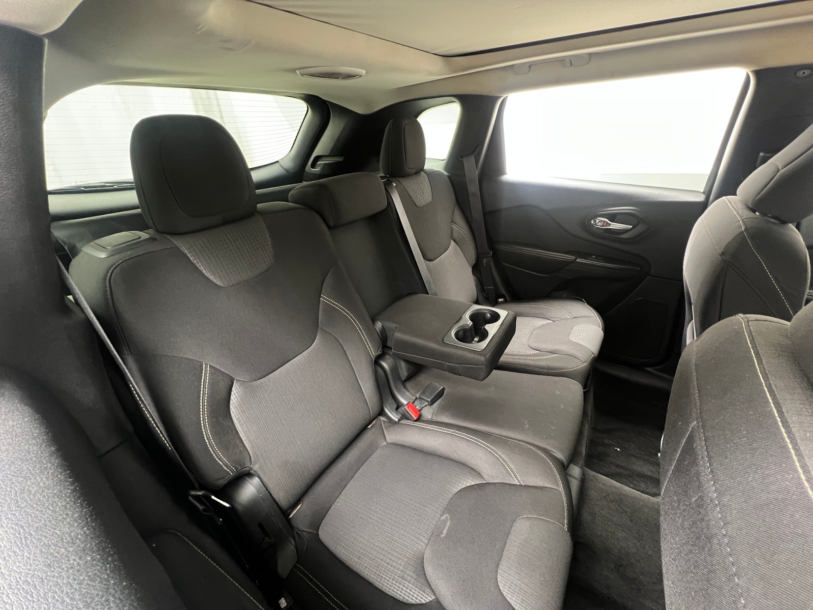 Thumbnail: 2015 Jeep Cherokee - 6