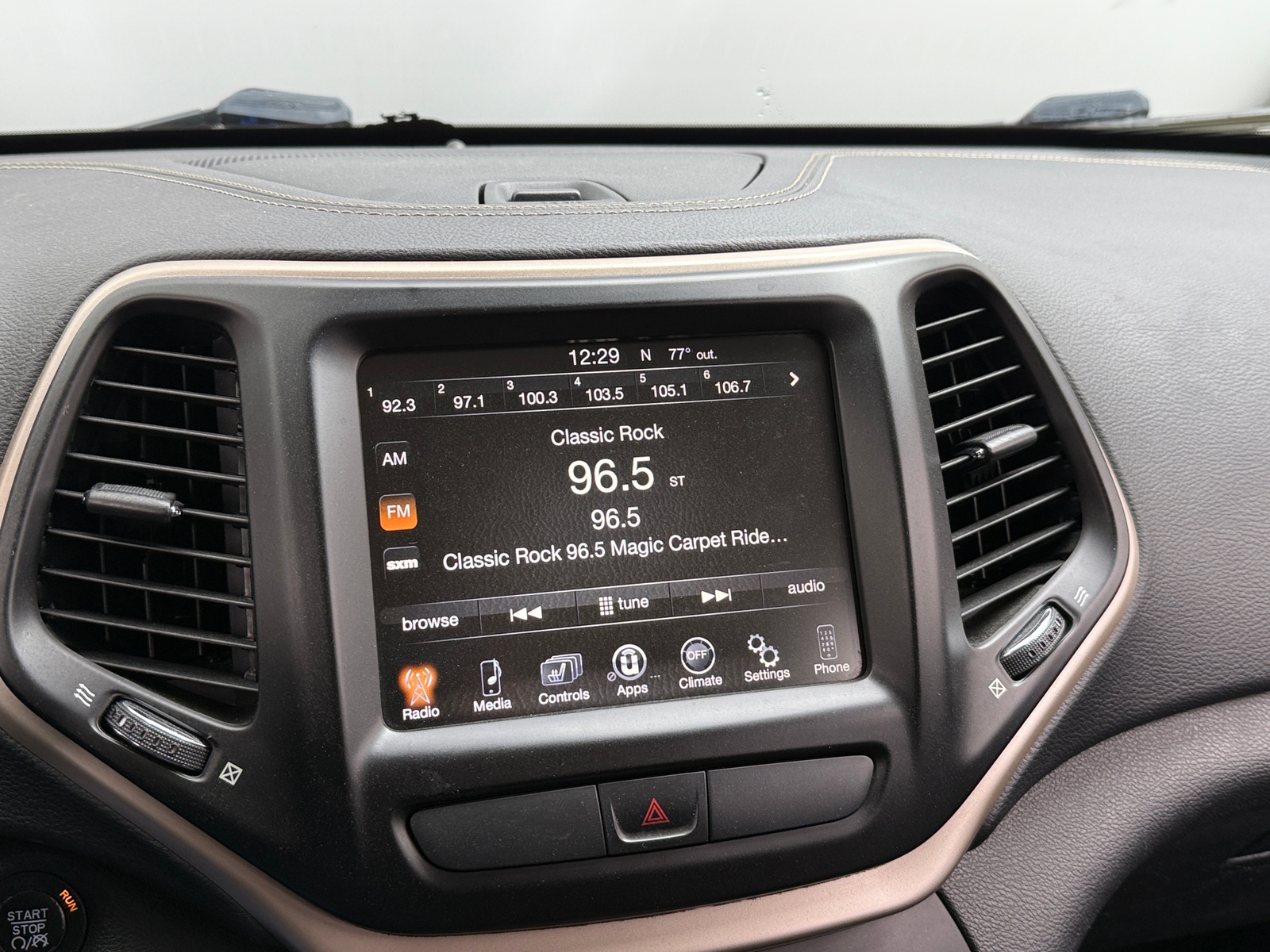 Thumbnail: 2015 Jeep Cherokee - 4