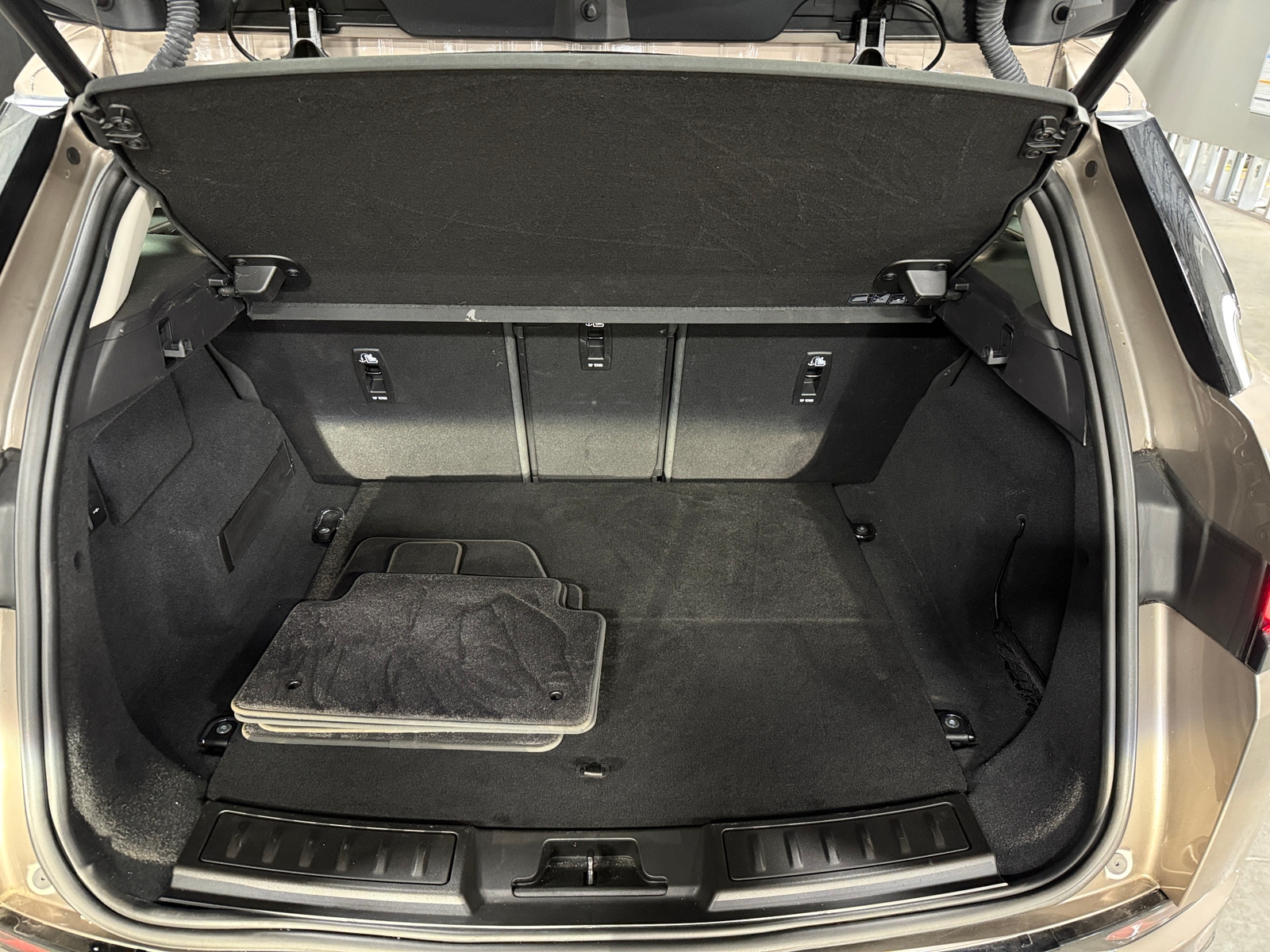 Thumbnail: 2021 Land Rover Range Rover Evoque - 6