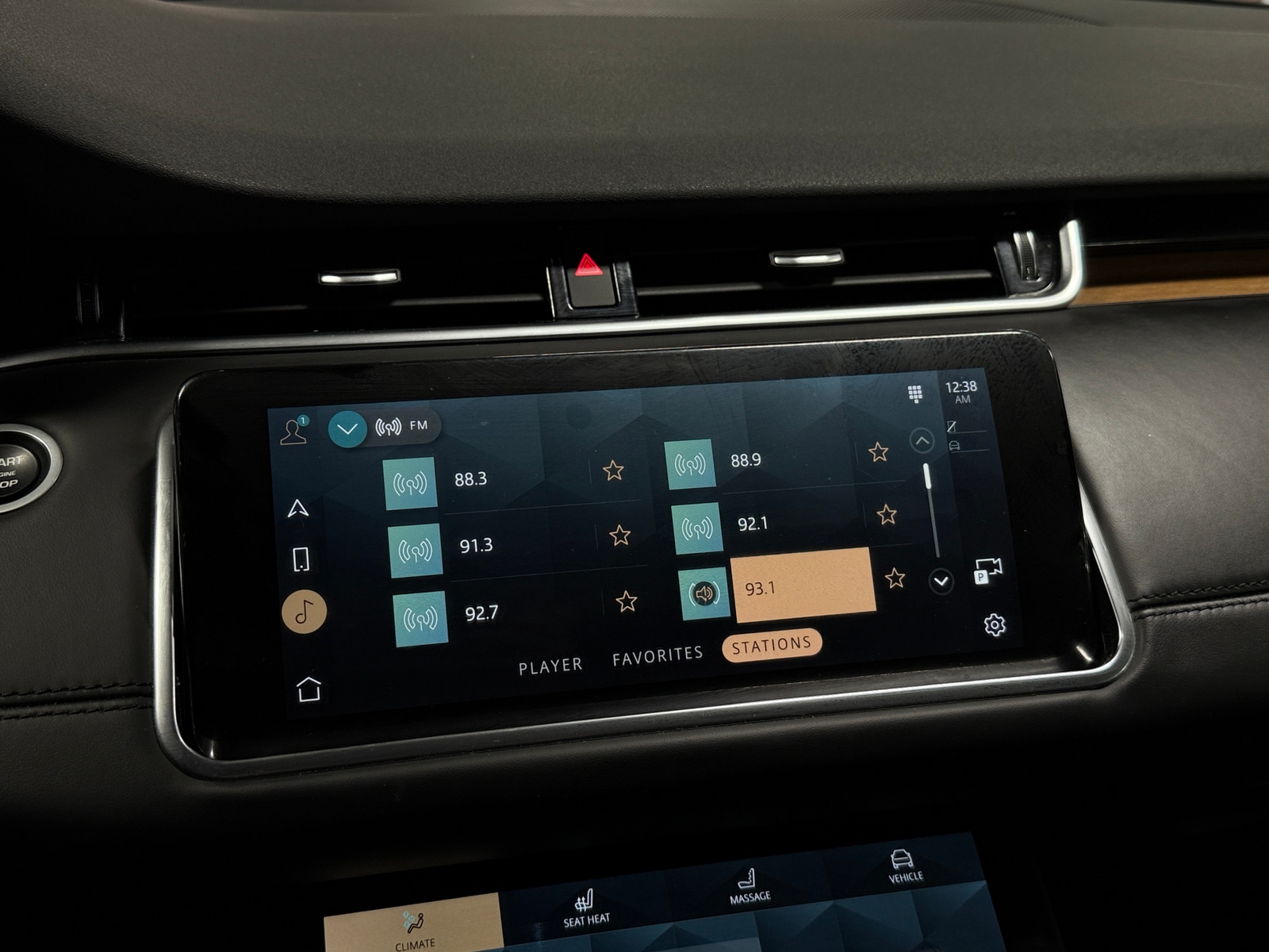 Thumbnail: 2021 Land Rover Range Rover Evoque - 3