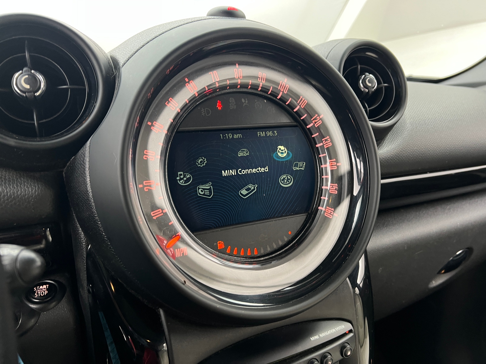 Thumbnail: 2015 MINI Cooper Countryman - 3