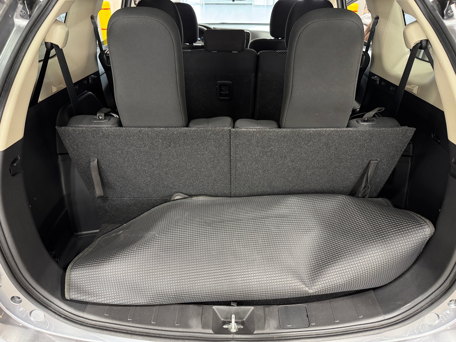 Thumbnail: 2019 Mitsubishi Outlander - 7