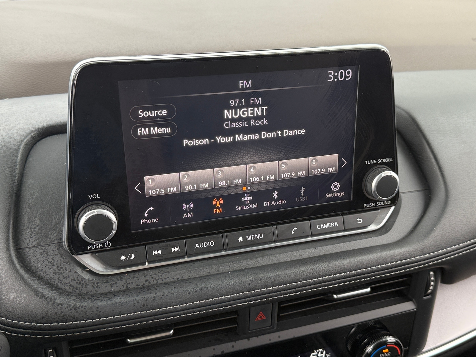 Thumbnail: 2023 Nissan Rogue - 4