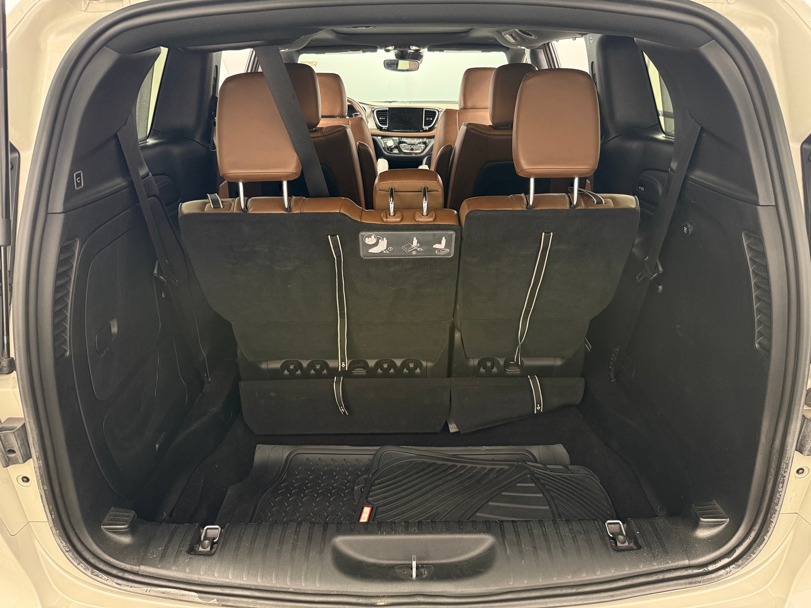 Thumbnail: 2021 Chrysler Pacifica - 6