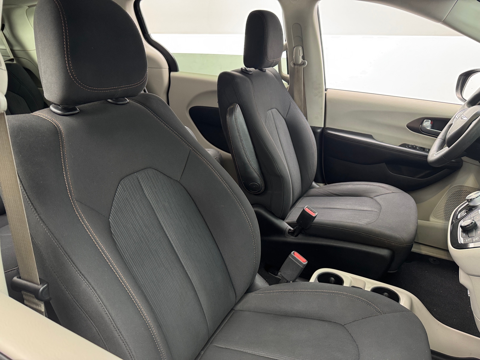 Thumbnail: 2017 Chrysler Pacifica - 2
