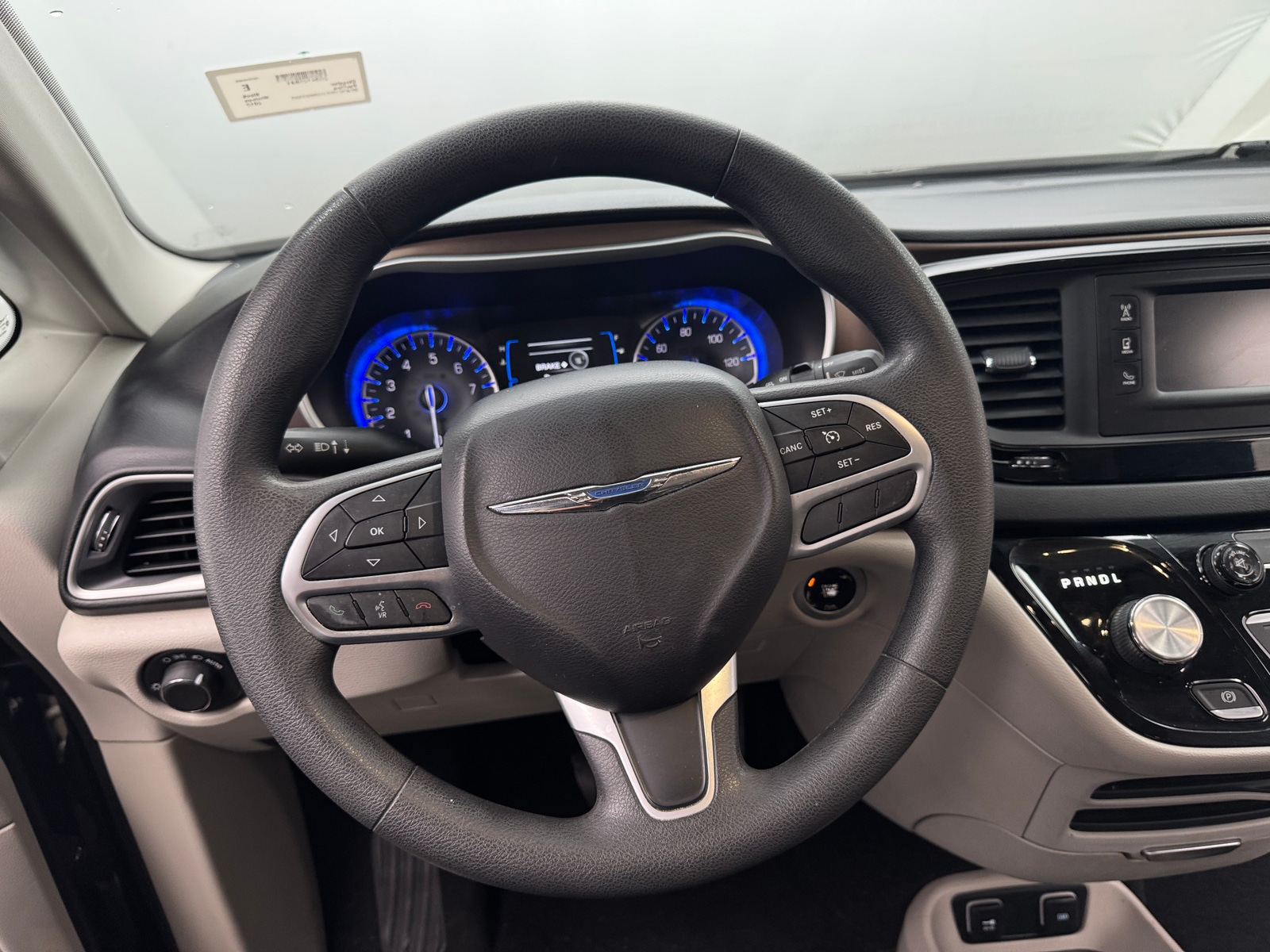 Thumbnail: 2017 Chrysler Pacifica - 5