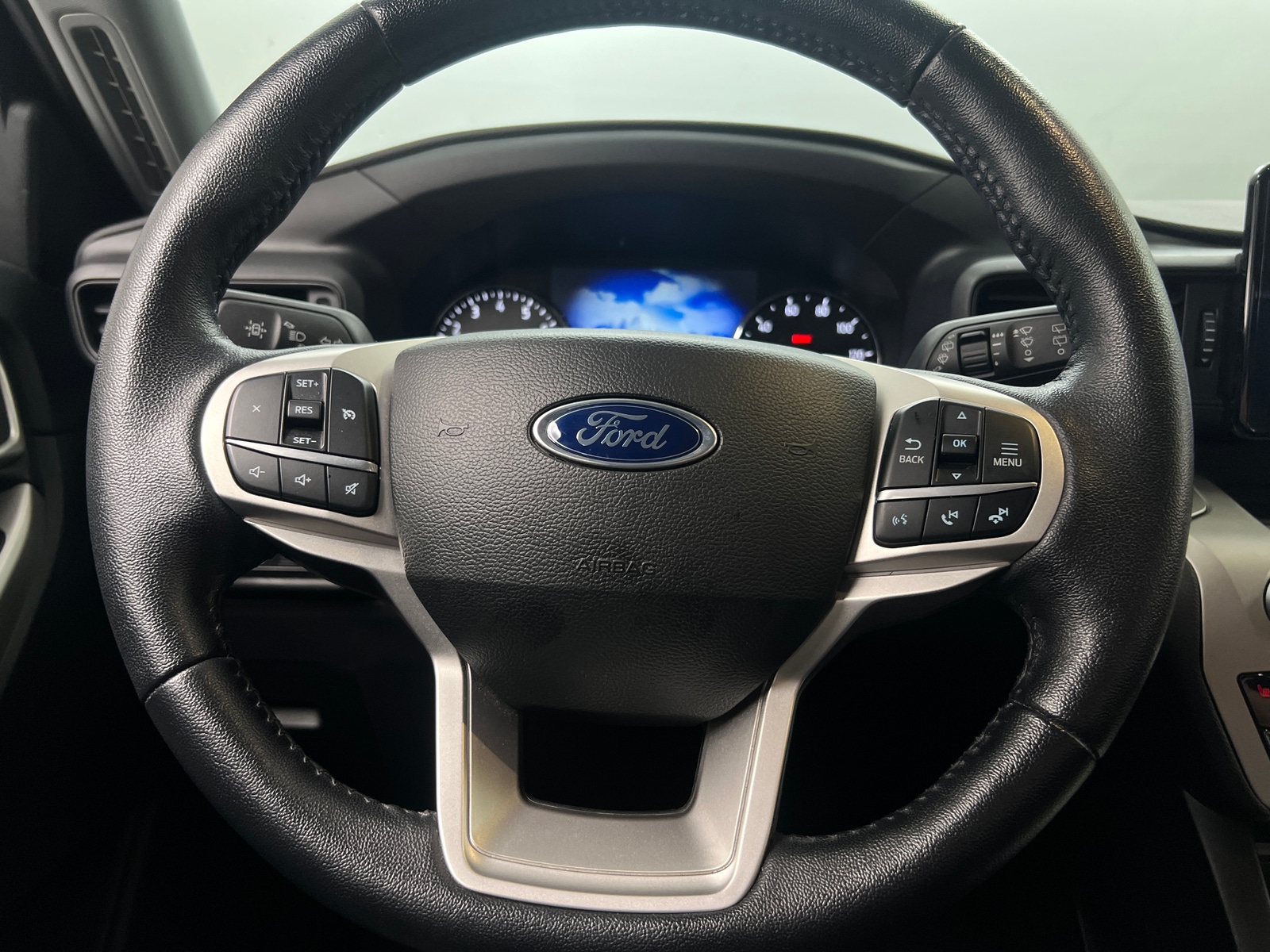 Thumbnail: 2022 Ford Explorer - 5