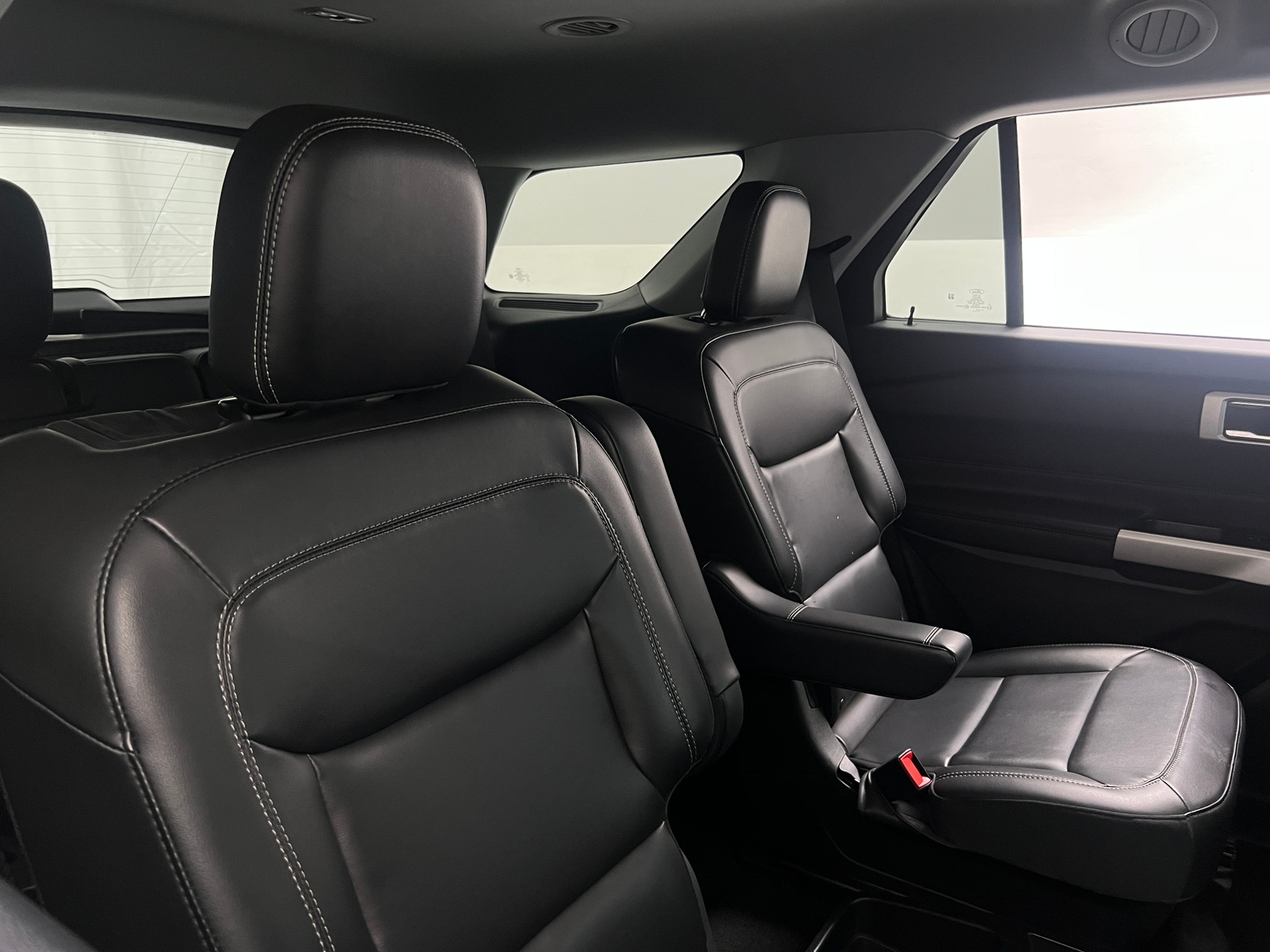Thumbnail: 2021 Ford Explorer - 5
