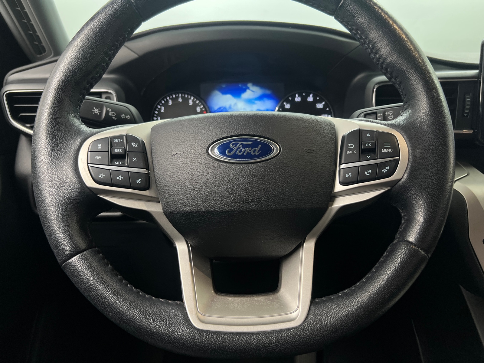 Thumbnail: 2021 Ford Explorer - 4