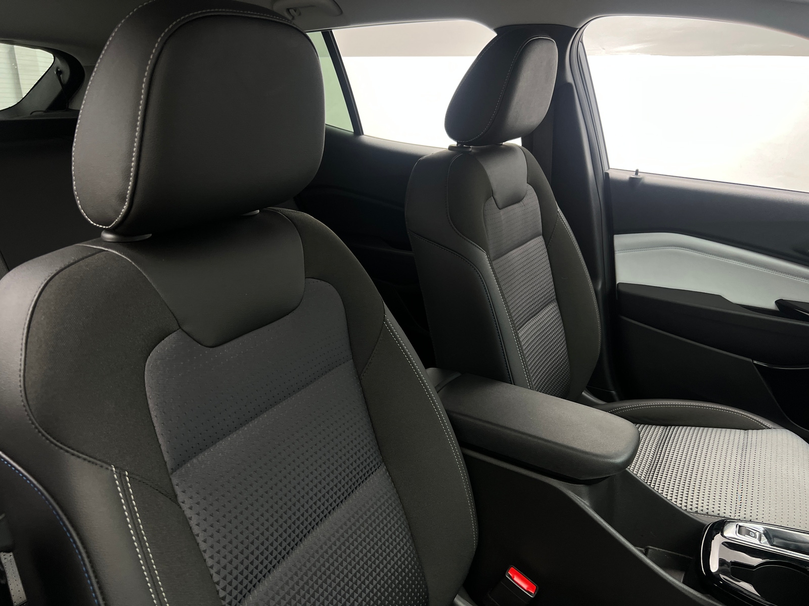 Thumbnail: 2025 Chevrolet Trax - 2