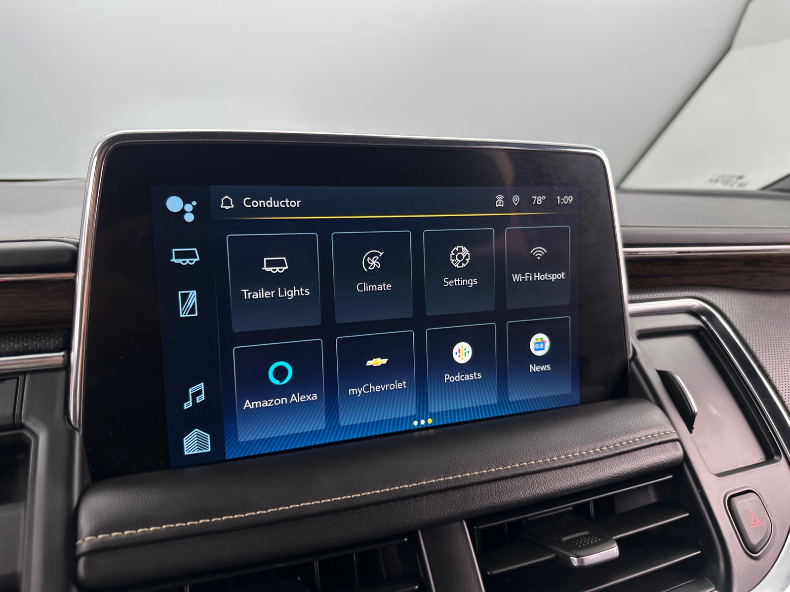 Thumbnail: 2023 Chevrolet Suburban - 3